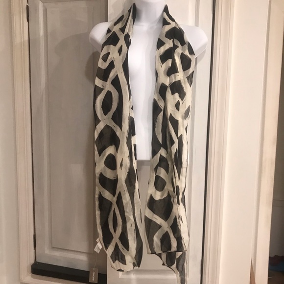 Chico’s NWT Black And White Scarf - Picture 2 of 4